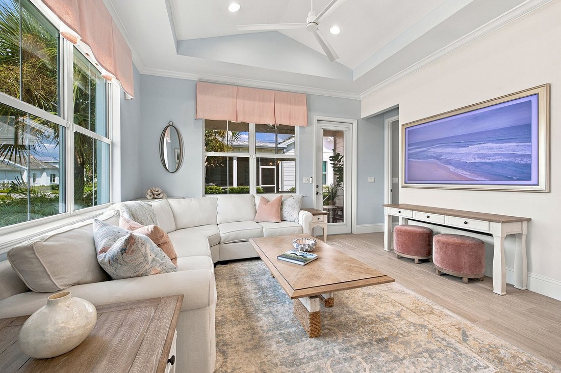 Naples, Florida, United States 4 - 19093560