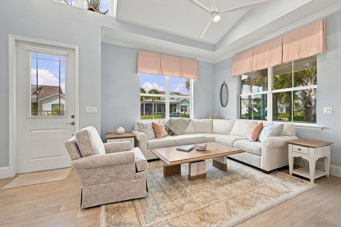 Naples, Florida, United States 3 - 19093560