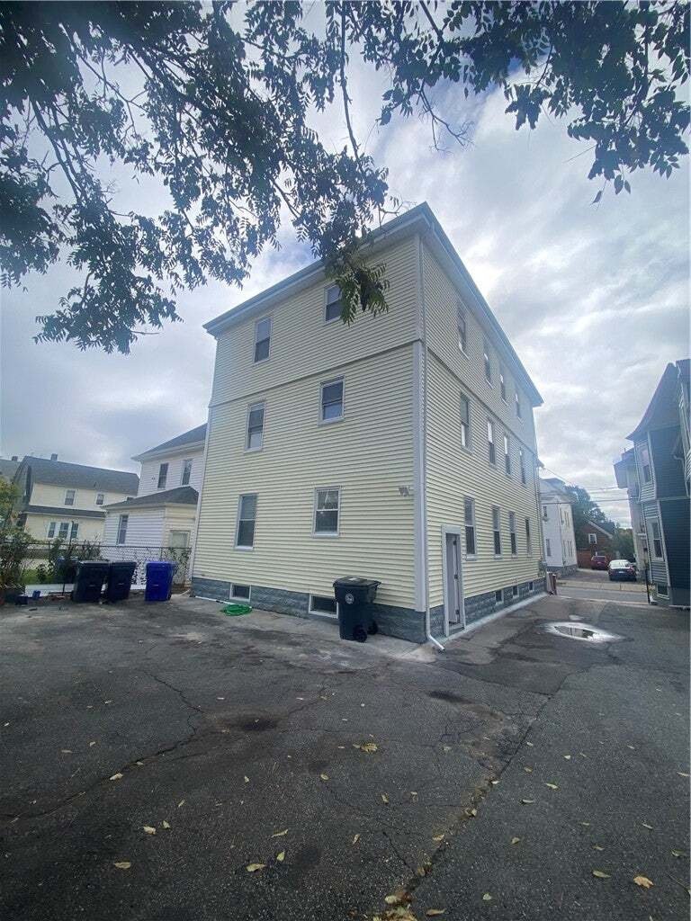 Cranston, Rhode Island, United States 3 - 19096484