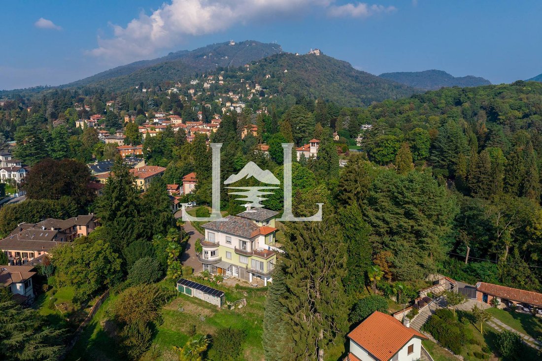 Villa a Centro, Varese, Lombardia 2 - 19098839