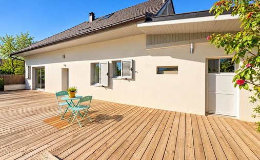 Maison à Mésigny, Auvergne-Rhône-Alpes, France 1