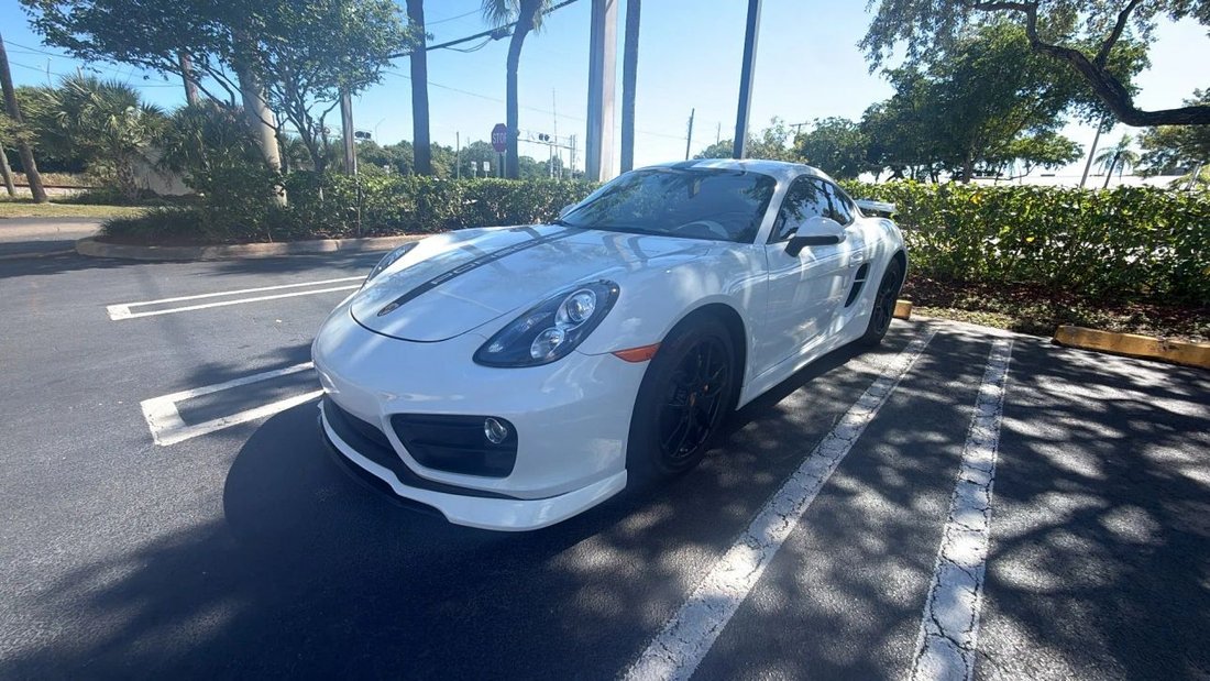 Coupe in Boynton Beach, FL, United States 1 - 19098265