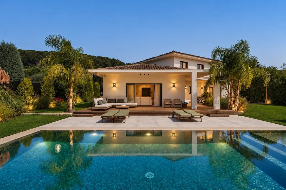 Villa in Mougins, Provence-Alpes-Côte d'Azur, France 1 - 19095379