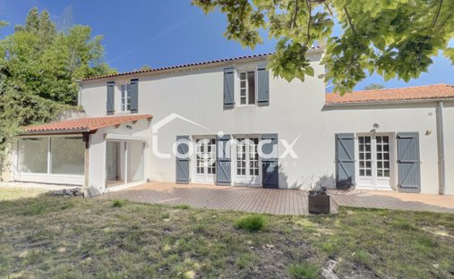 Casa a Bourg, Perigny, Francia 1
