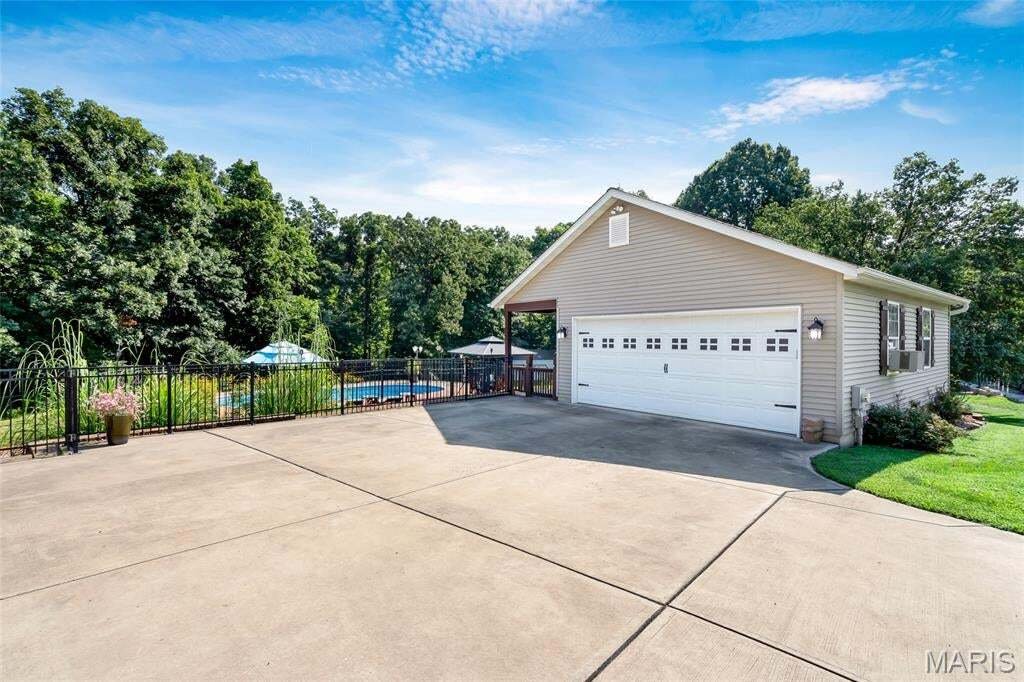 House in Troy, Missouri, United States 2 - 19096927