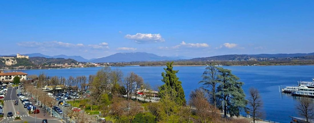 Apartamento en Arona, Piamonte, Italia 1 - 19094031