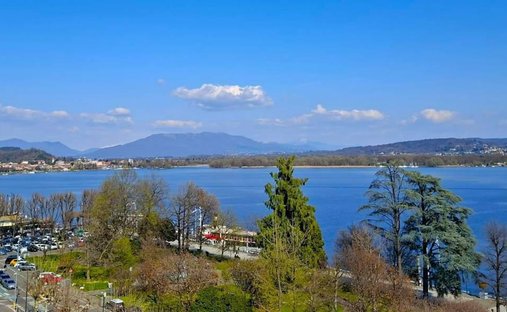 Apartamento en Arona, Piamonte, Italia 1