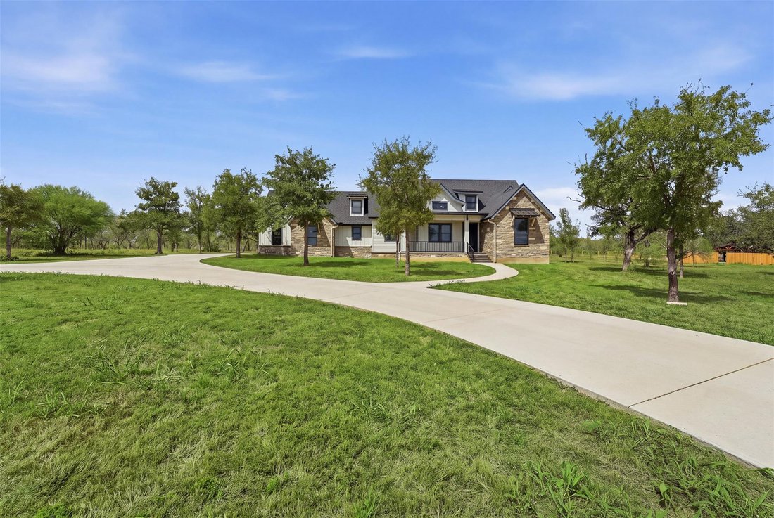House in Gonzales, Texas, United States 2 - 19097087
