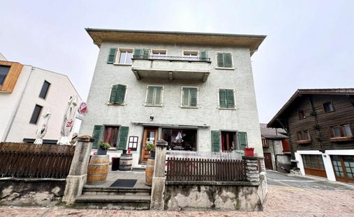 Haus in Bezirk Sitten, Wallis, Schweiz 1