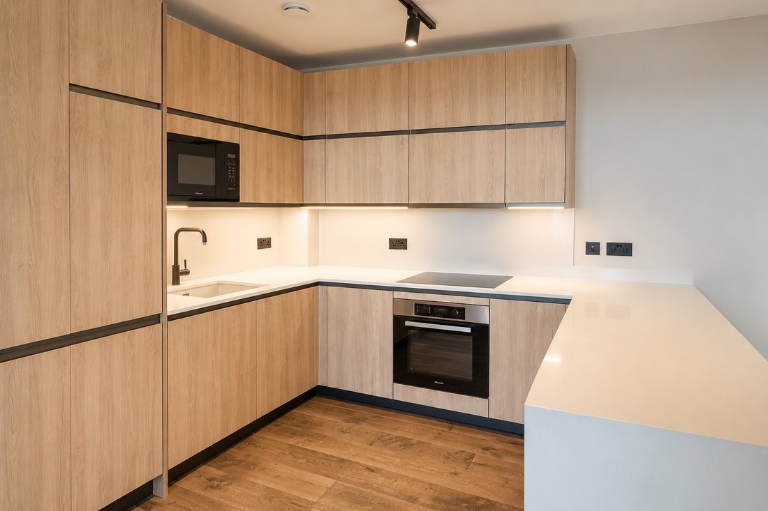 Apartment in EC2, England 2 - 19095181