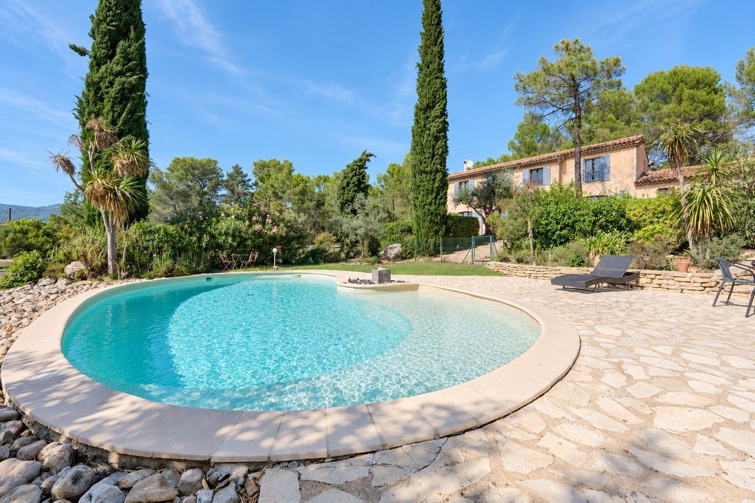Casa en Tourrettes, Provenza-Alpes-Costa Azul, Francia 3 - 19096165