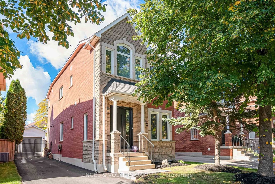 House in Oakville, Ontario, Canada 1 - 19097689
