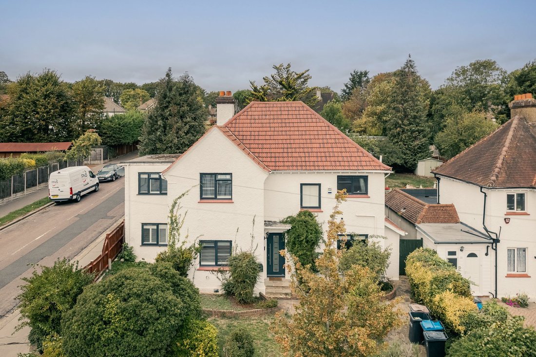 House in South Croydon, London Borough of Croydon, England 1 - 19094235