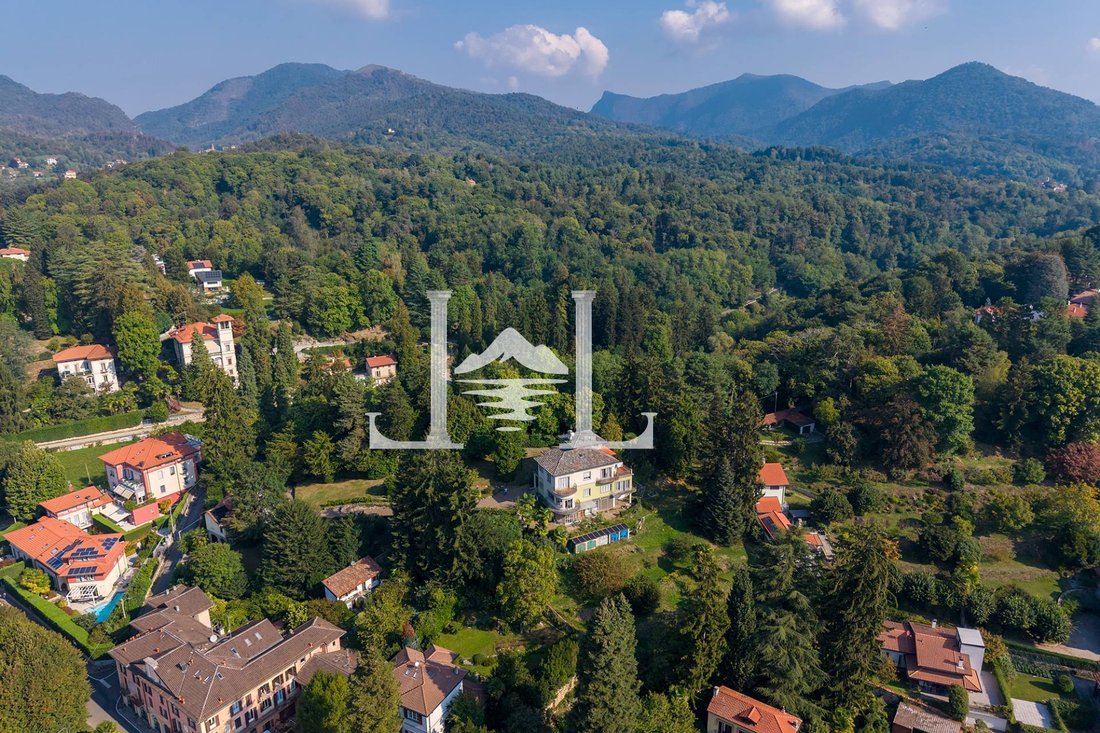 Villa a Centro, Varese, Lombardia 1 - 19098839