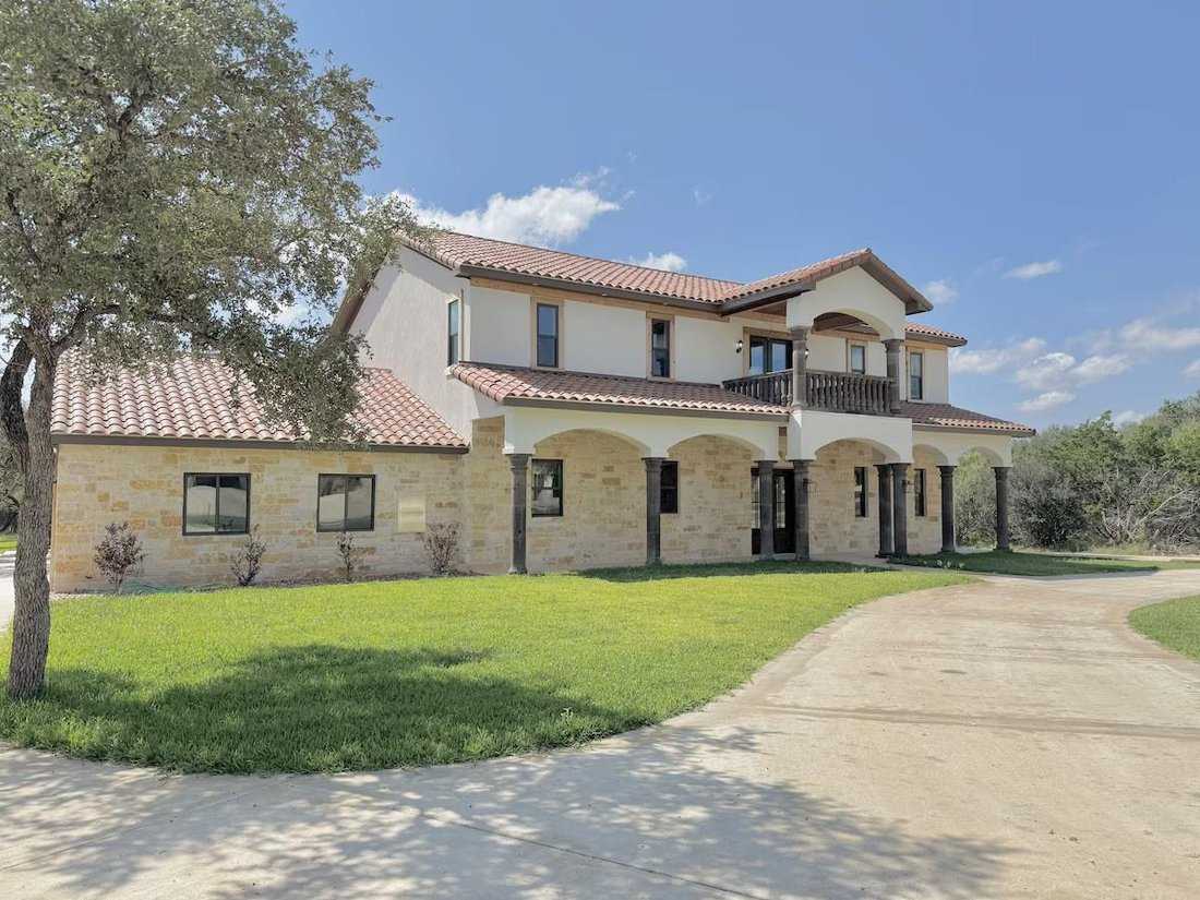 House in Concan, Texas, United States 4 - 19094759