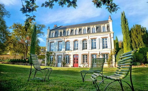Tenuta a Joigny, Borgogna-Franca Contea, Francia 1