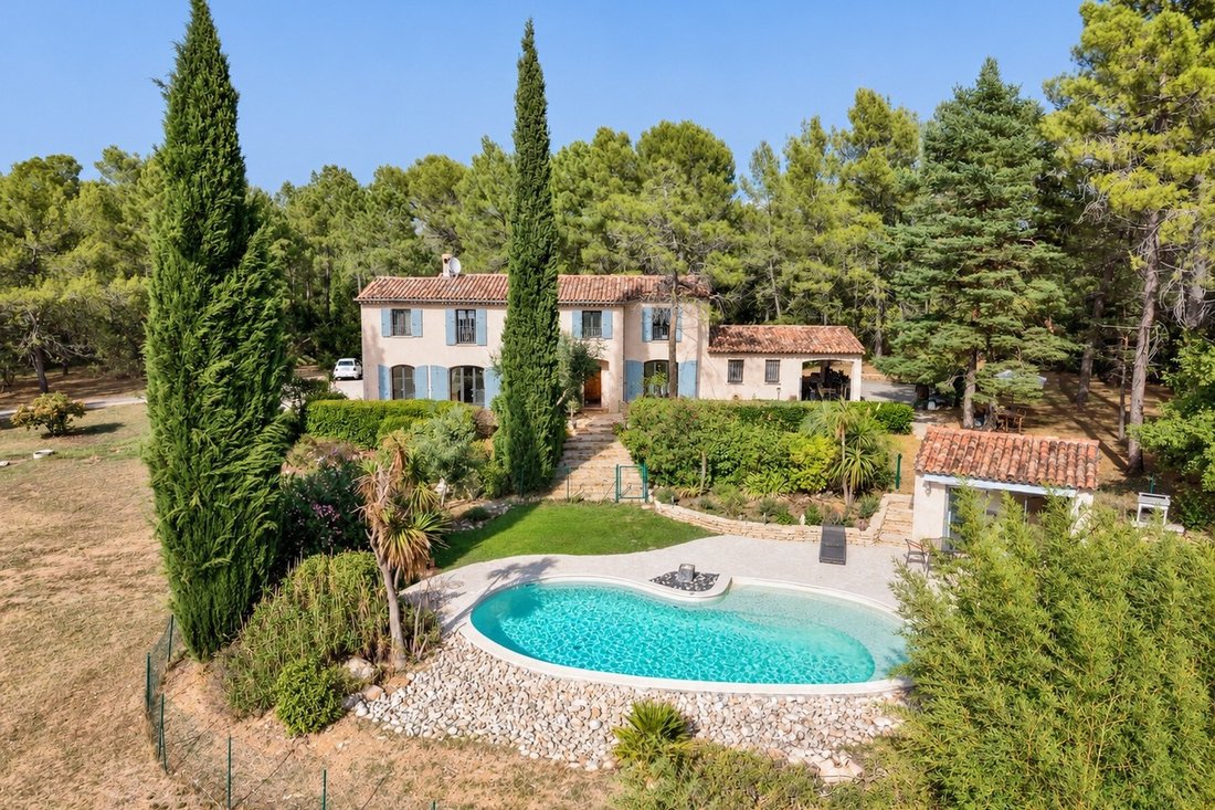 Casa en Tourrettes, Provenza-Alpes-Costa Azul, Francia 1 - 19096165