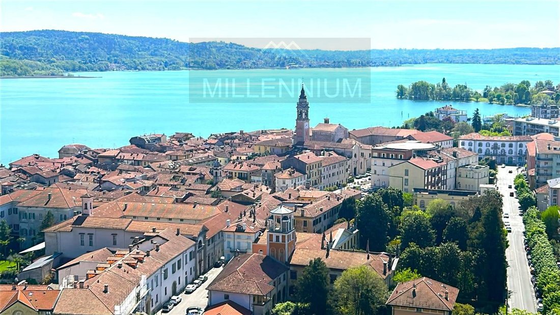 Penthouse en Arona, Piamonte, Italia 1 - 19094001