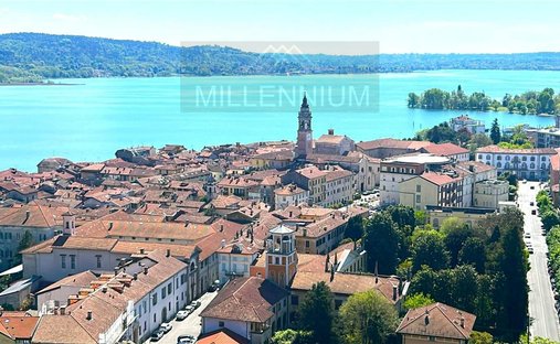 Penthouse en Arona, Piamonte, Italia 1