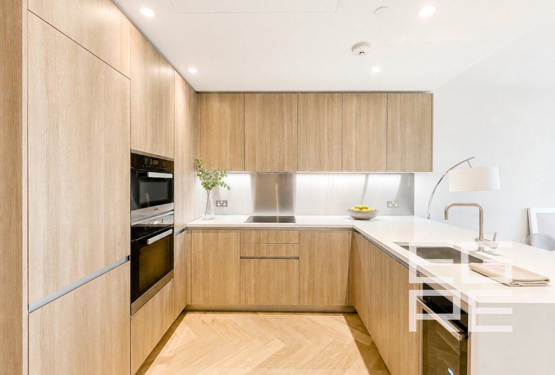 Apartment in EC2, England 2 - 19095109