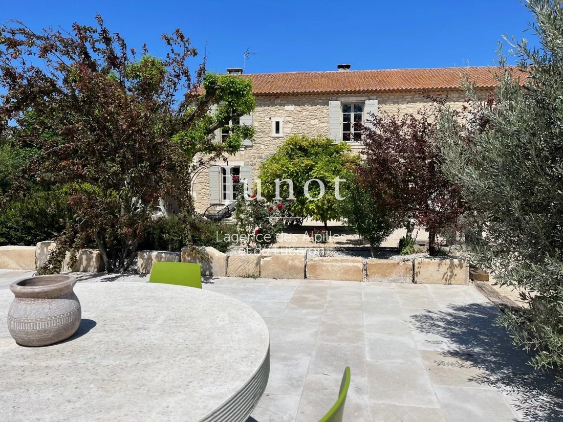 Casa di campagna a Saint-Étienne-du-Grès, Provenza-Alpi-Costa Azzurra, Francia 4 - 19095492