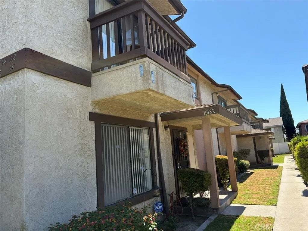 Condo in Bellflower, California, United States 4 - 19097182