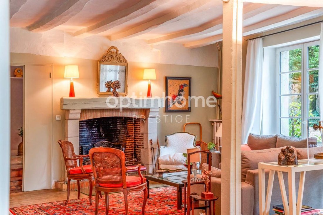 House in Saint-Cyr-sur-Loire, Centre-Val de Loire, France 2 - 19090675