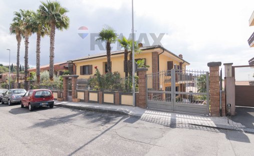Villa in Belpasso, Sizilien, Italien 1