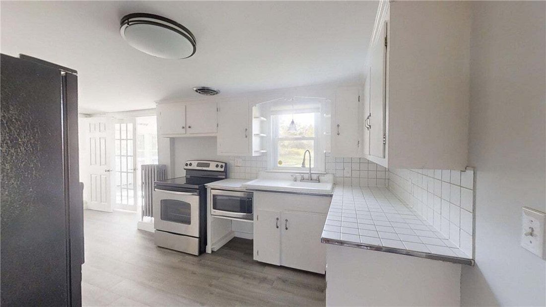 House in Cranston, Rhode Island, United States 4 - 19094104