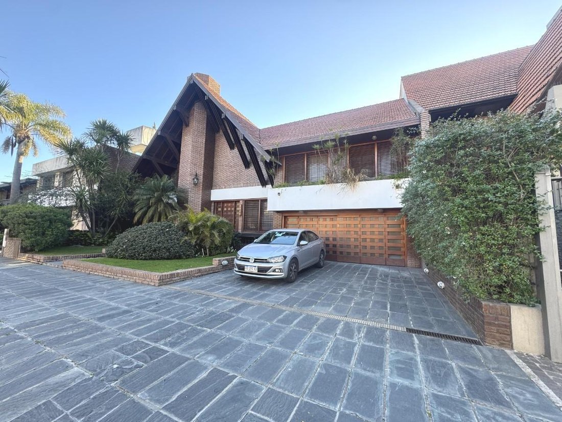 Haus in Banfield, Provinz Buenos Aires, Argentinien 1 - 19095936