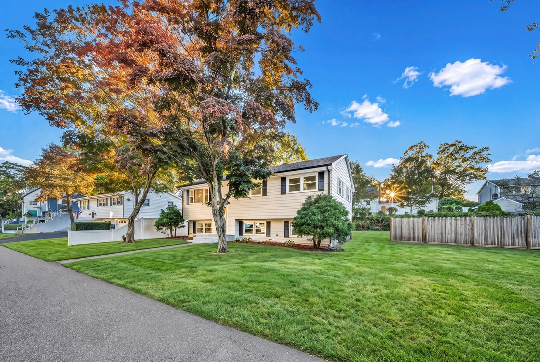 House in Saugus, Massachusetts, United States 3 - 19094846