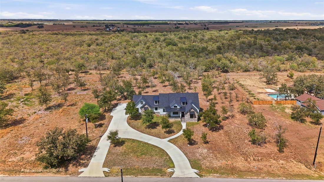 House in Gonzales, Texas, United States 3 - 19097087
