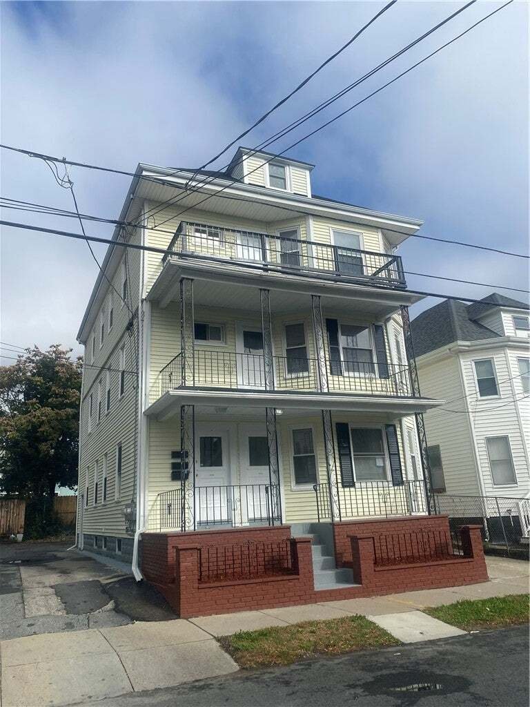 Cranston, Rhode Island, United States 2 - 19096484