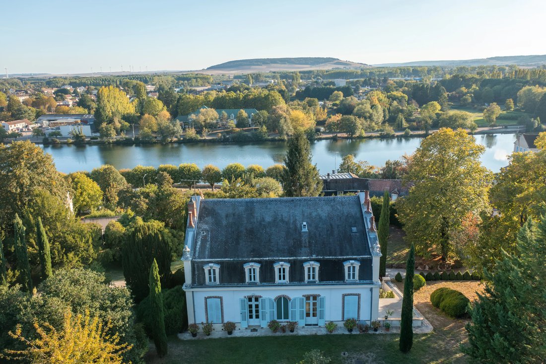 Domaine à Joigny, Bourgogne-Franche-Comté, France 4 - 19095392