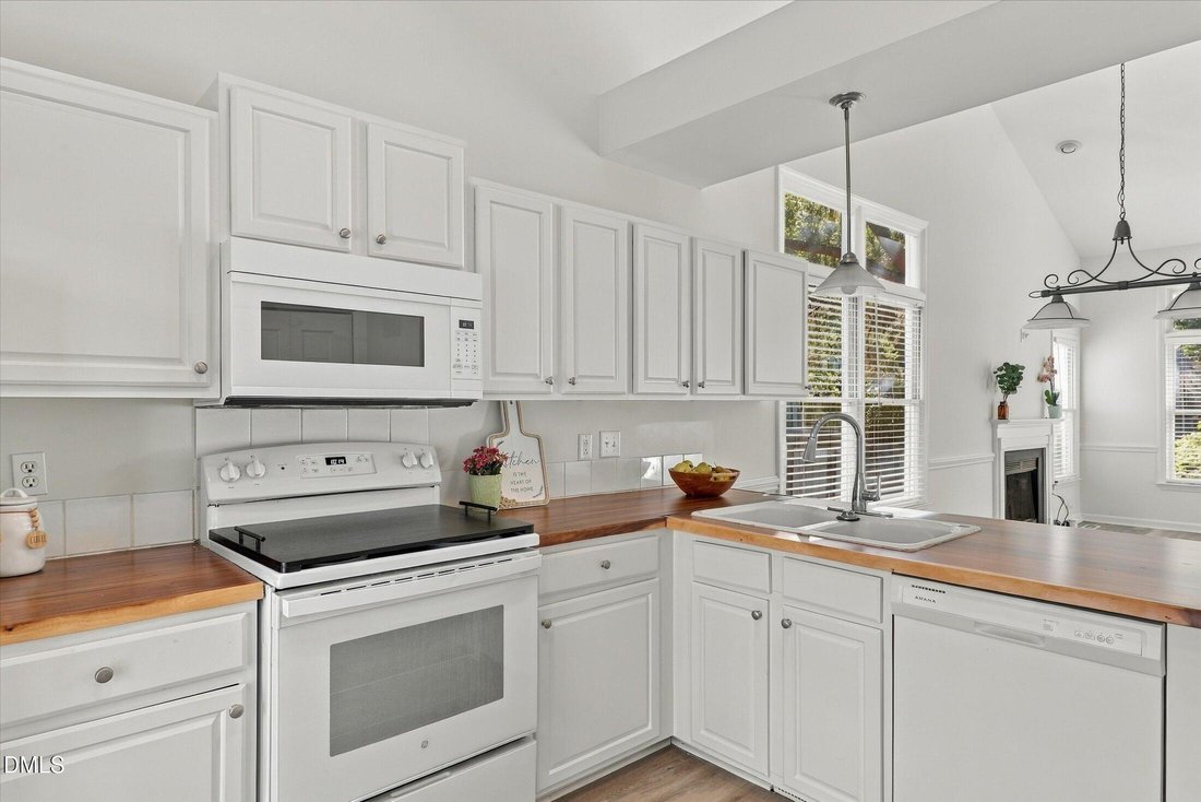 House in Cary, North Carolina, United States 4 - 19094544