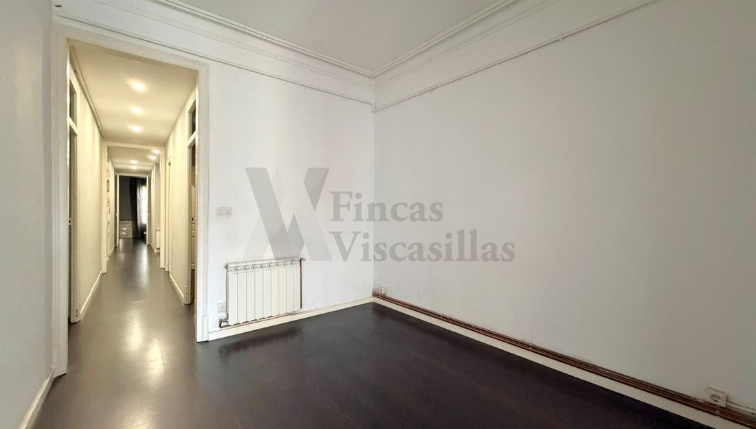 Appartamento a Eixample, Barcellona, Spagna 3 - 19094864