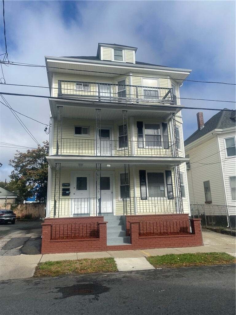 Cranston, Rhode Island, United States 1 - 19096484