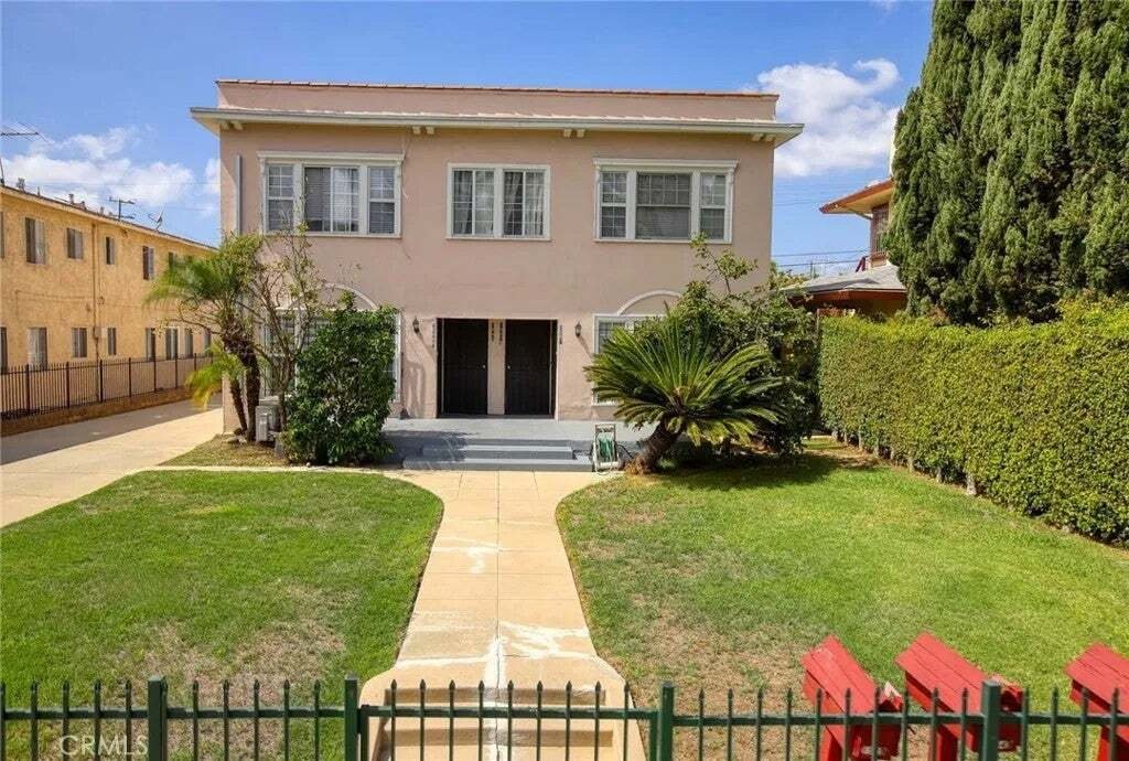Los Angeles, California, United States 5 - 19097181