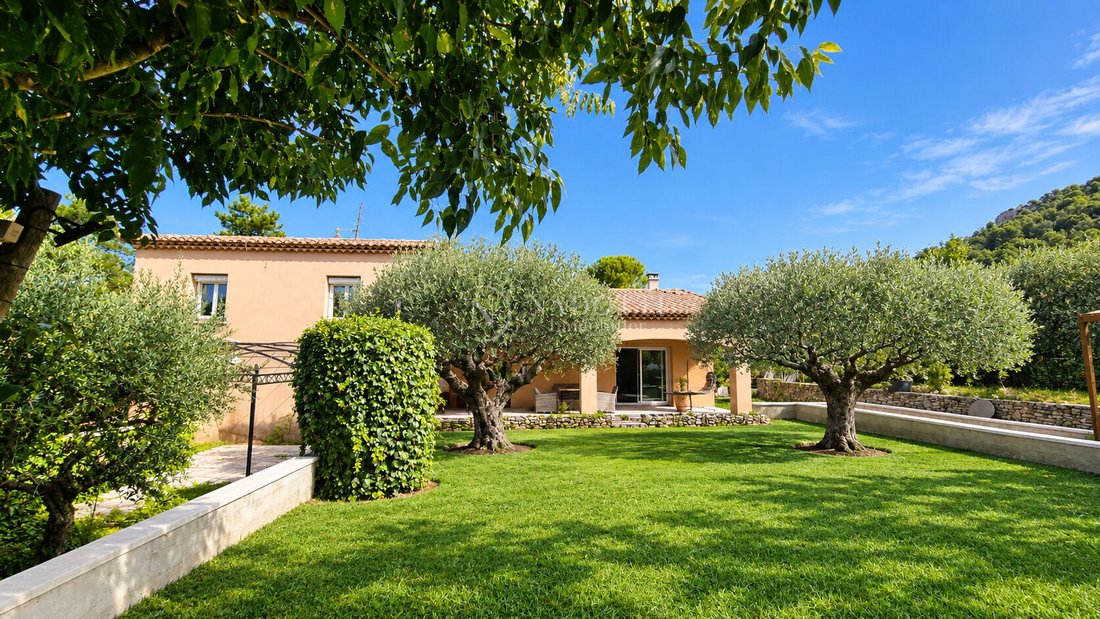 Maison à Lagnes, Provence-Alpes-Côte d'Azur, France 1 - 19097745