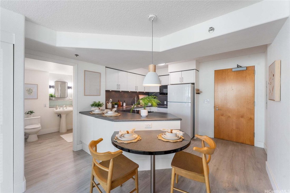Condo in Honolulu, Hawaii, United States 4 - 18182772