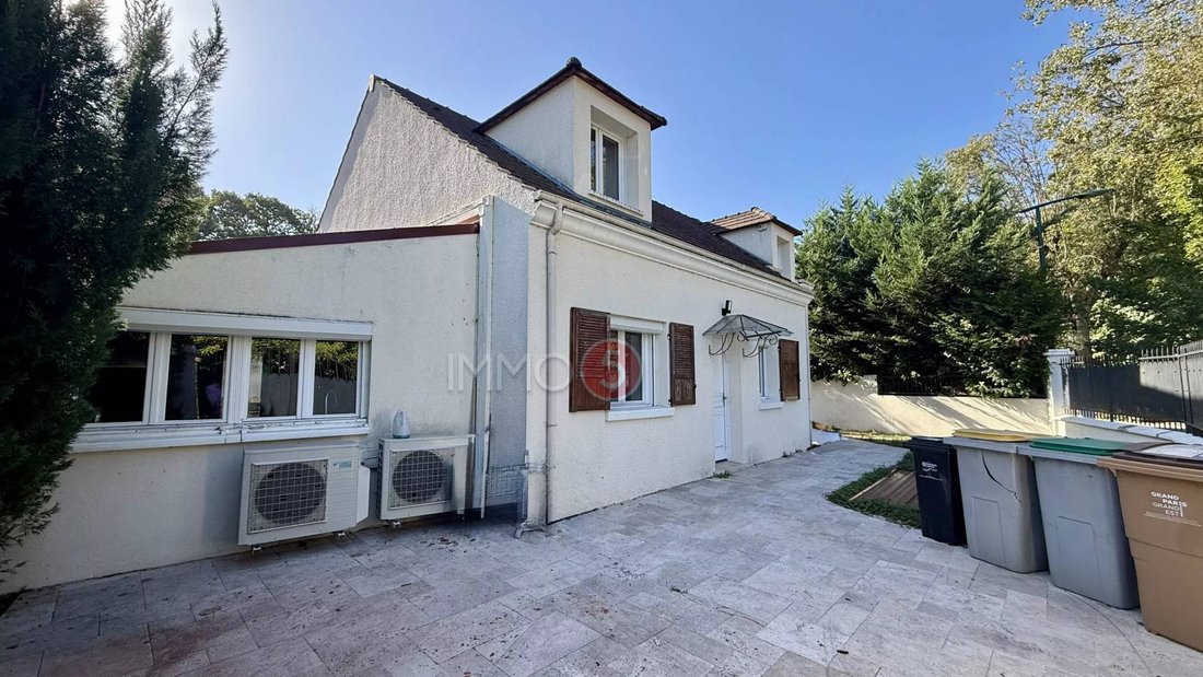 Maison à Gagny, Île-de-France, France 2 - 19095516