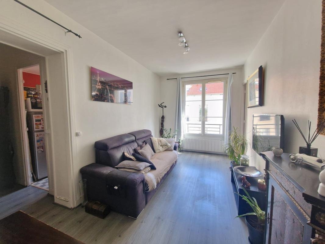 Apartment in La Fourche-Guy Môquet, Paris 17e Arrondissement, Paris 1 - 19095221