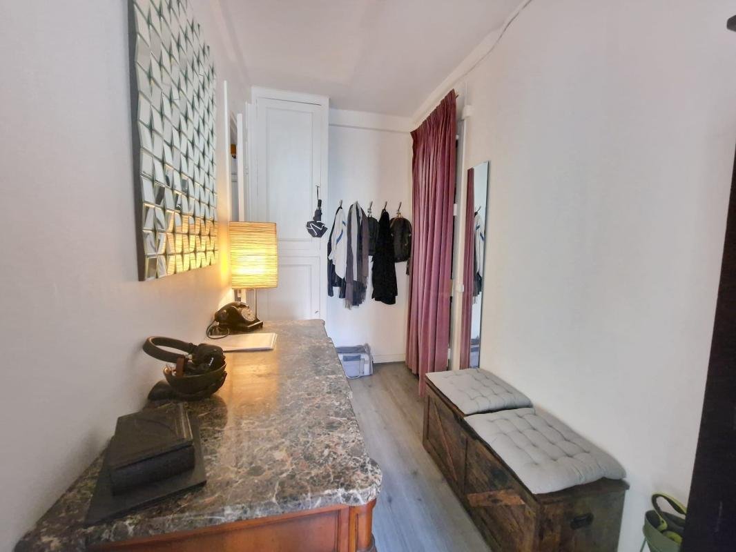 Apartment in La Fourche-Guy Môquet, Paris 17e Arrondissement, Paris 2 - 19095221