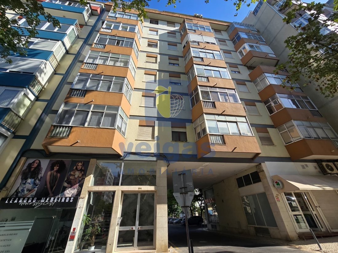 Apartamento en Sao Domingos de Benfica, Lisboa, Portugal 2 - 19095304