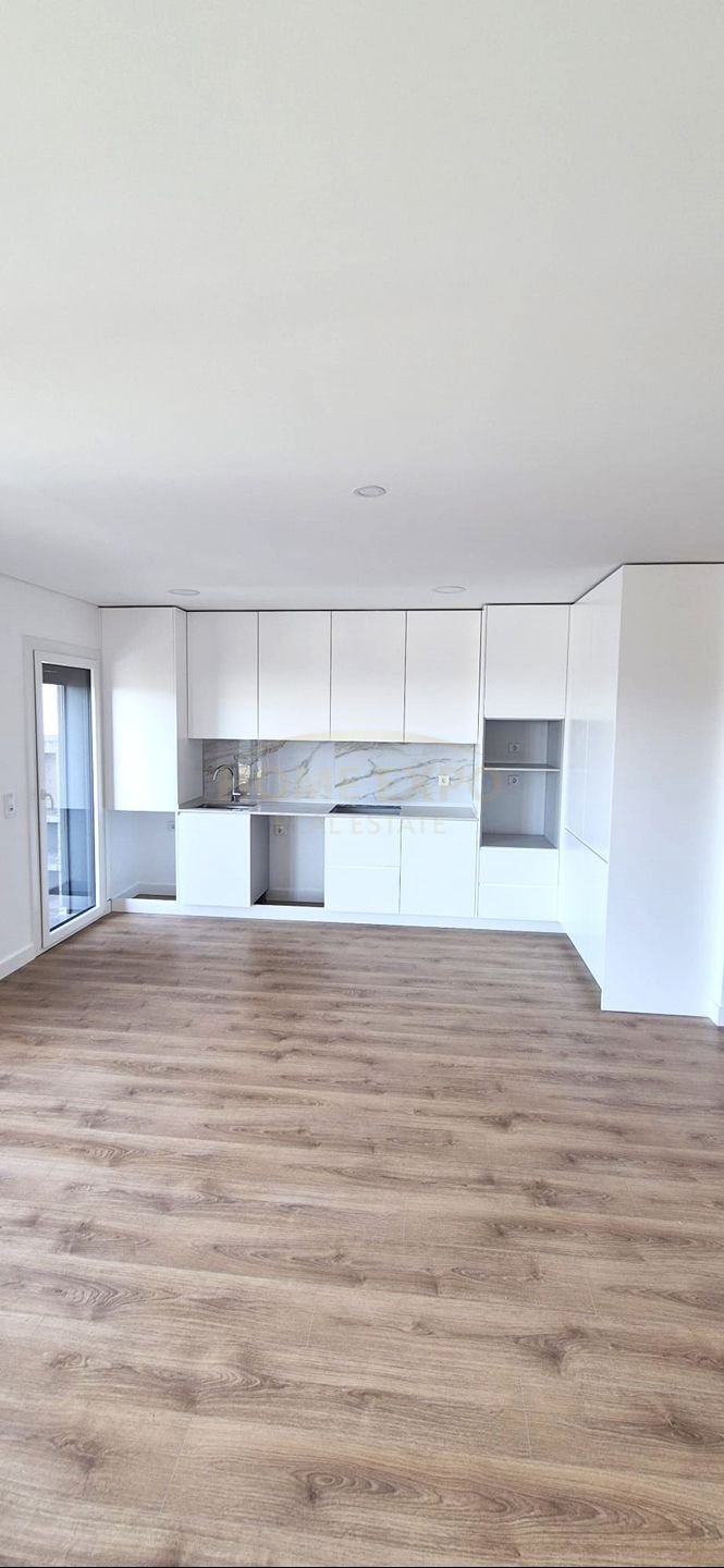 Apartment in Santo António dos Cavaleiros, Lisbon, Portugal 5 - 19095291