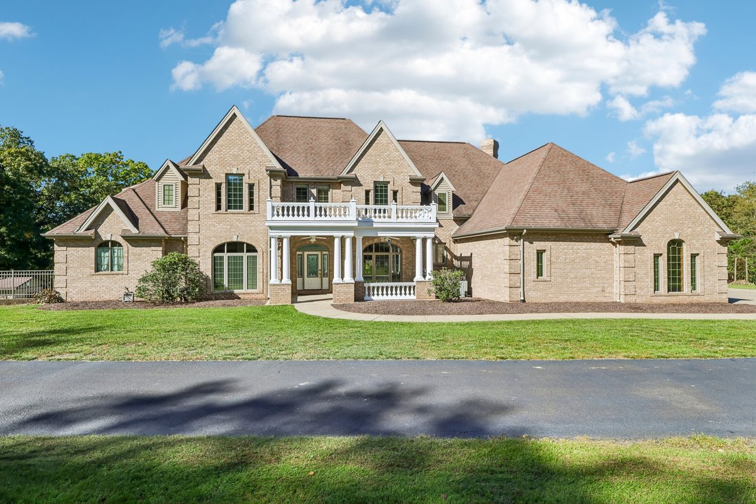 House in Monroeville, Pennsylvania, United States 2 - 19099082