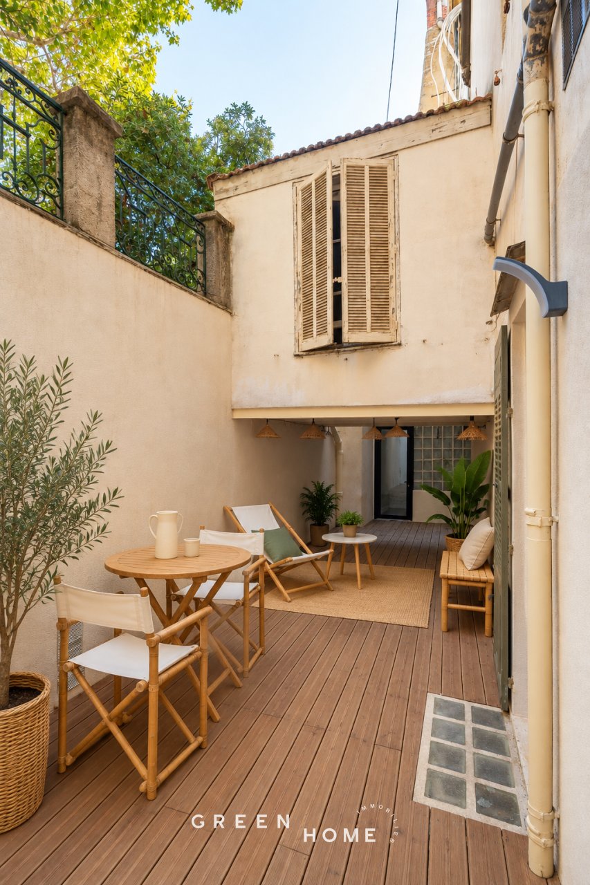 Apartment in Castellane, 6e Arrondissement, Marseille 2 - 19095416