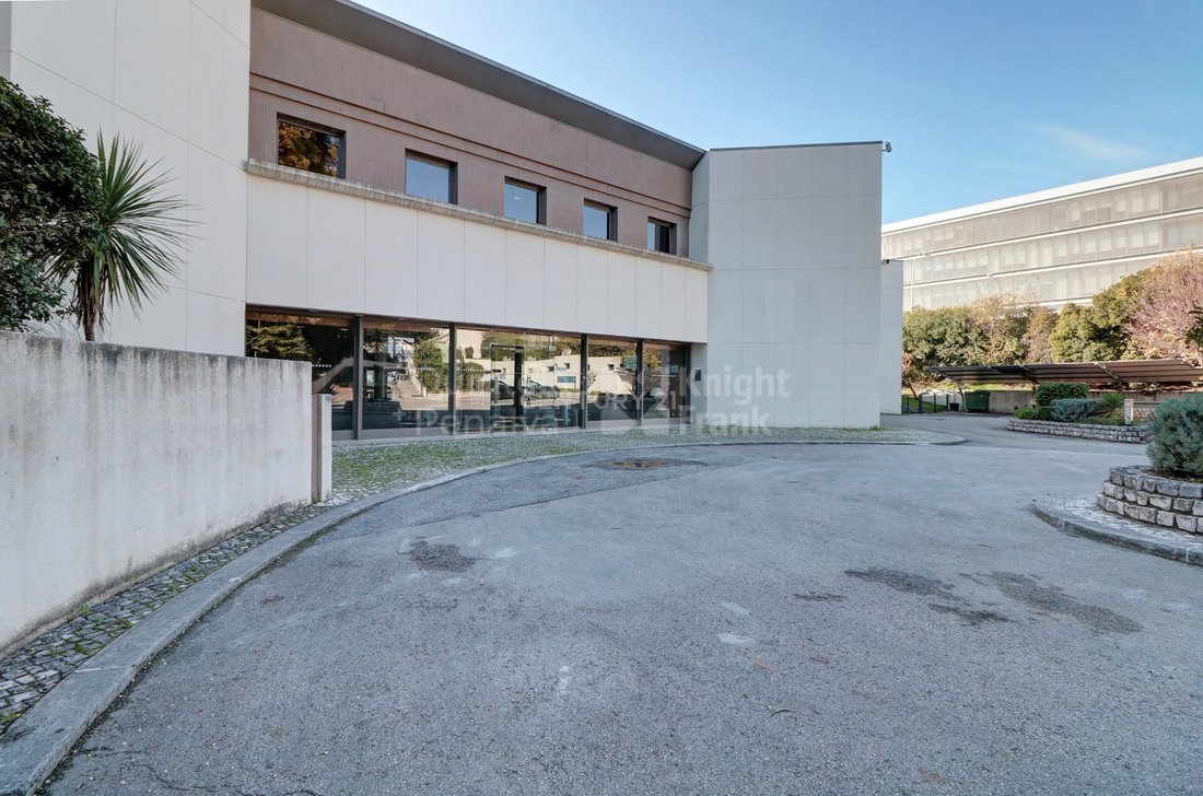 Apartment in Alfragide, Lisbon, Portugal 3 - 19098128
