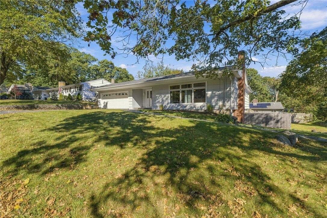 House in Warwick, Rhode Island, United States 2 - 19096490