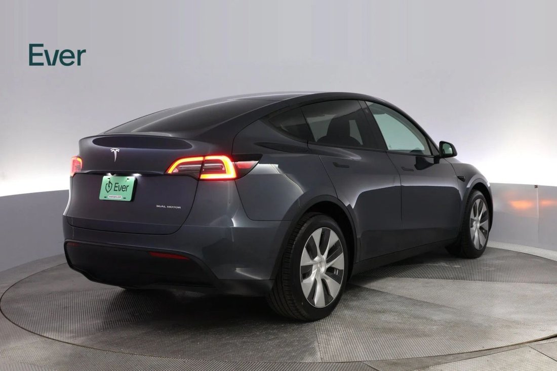 Suv in San Francisco, CA, United States 3 - 19055983
